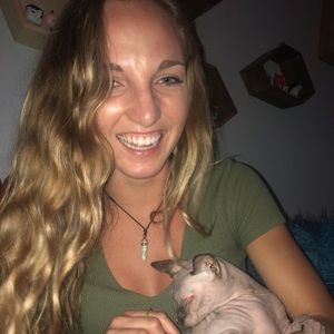 Meet your Posher, Abbie